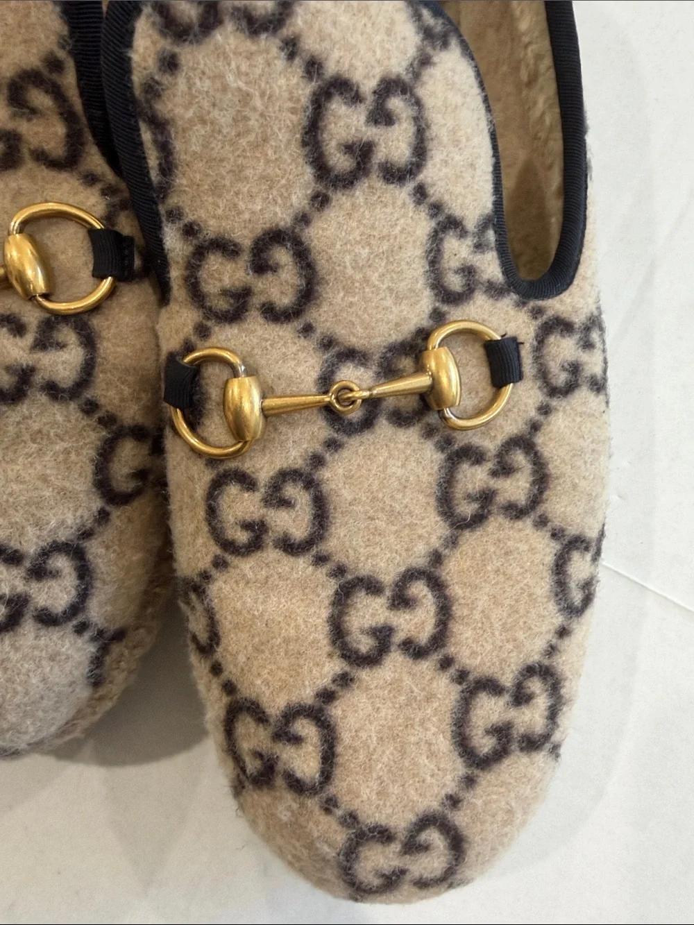 Gucci fría interlocking GG Horsebit loafer Beige Sz 10 men wool fur